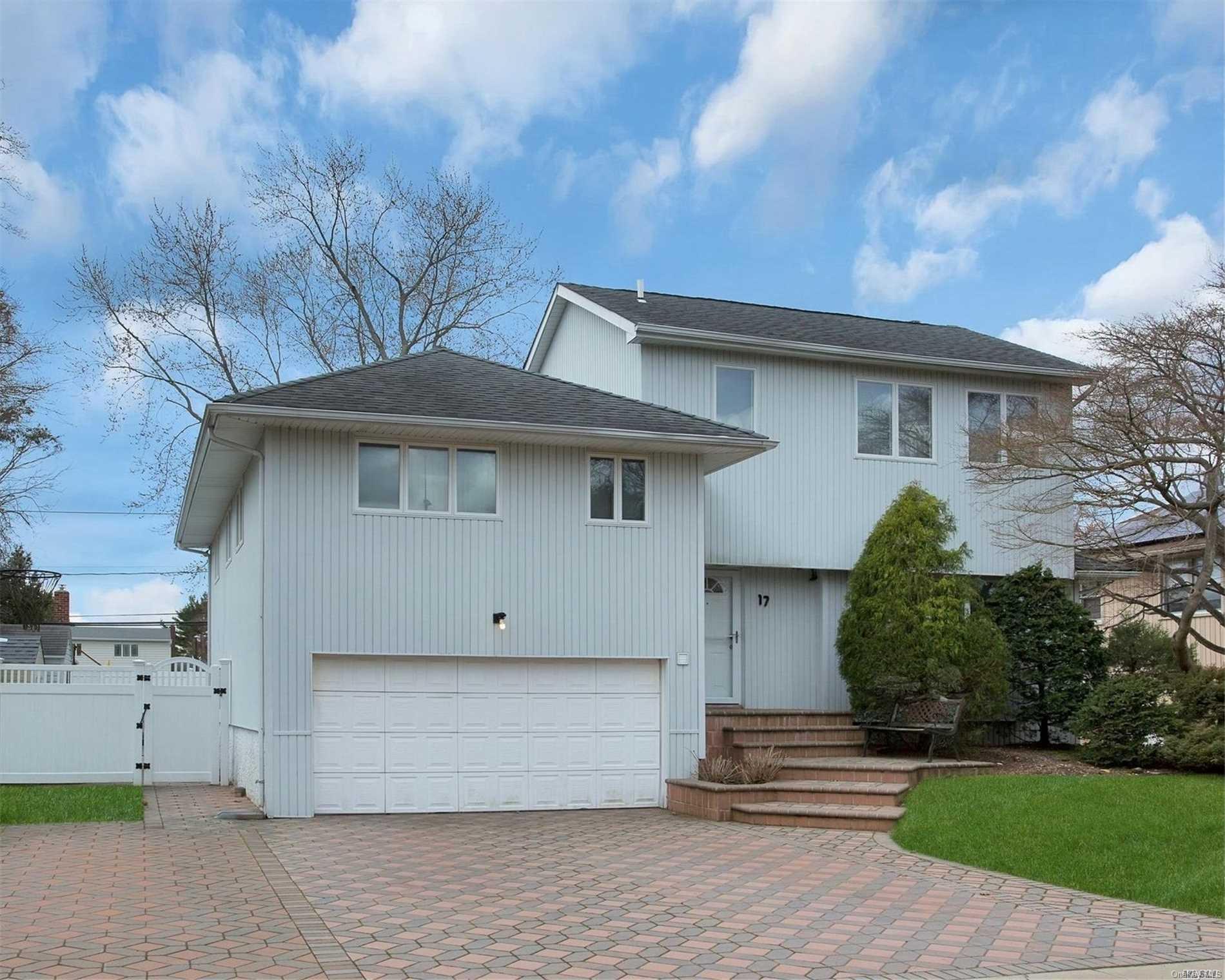 17 Parkway Drive, Oyster Bay