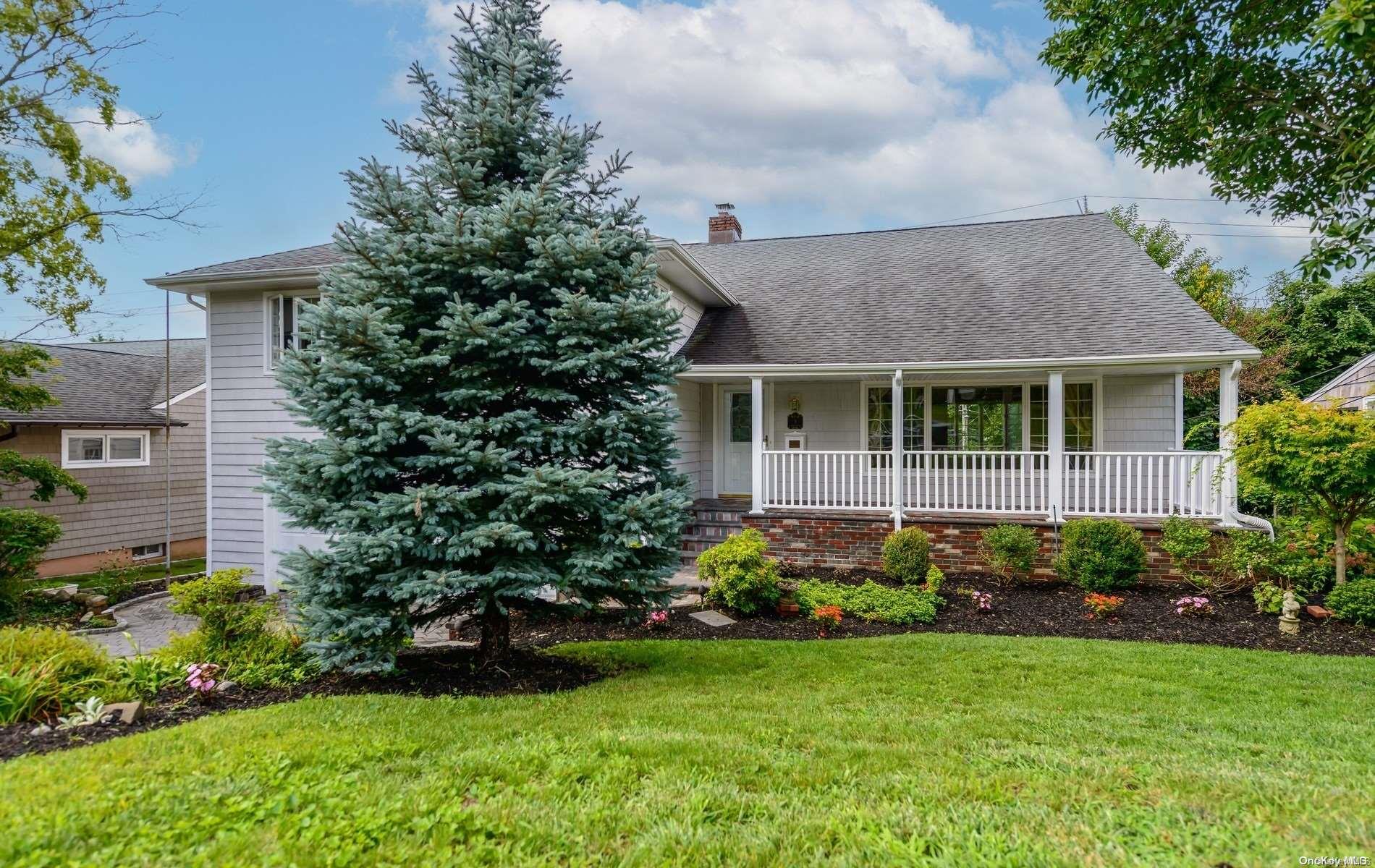 9 Falmouth Lane, Oyster Bay