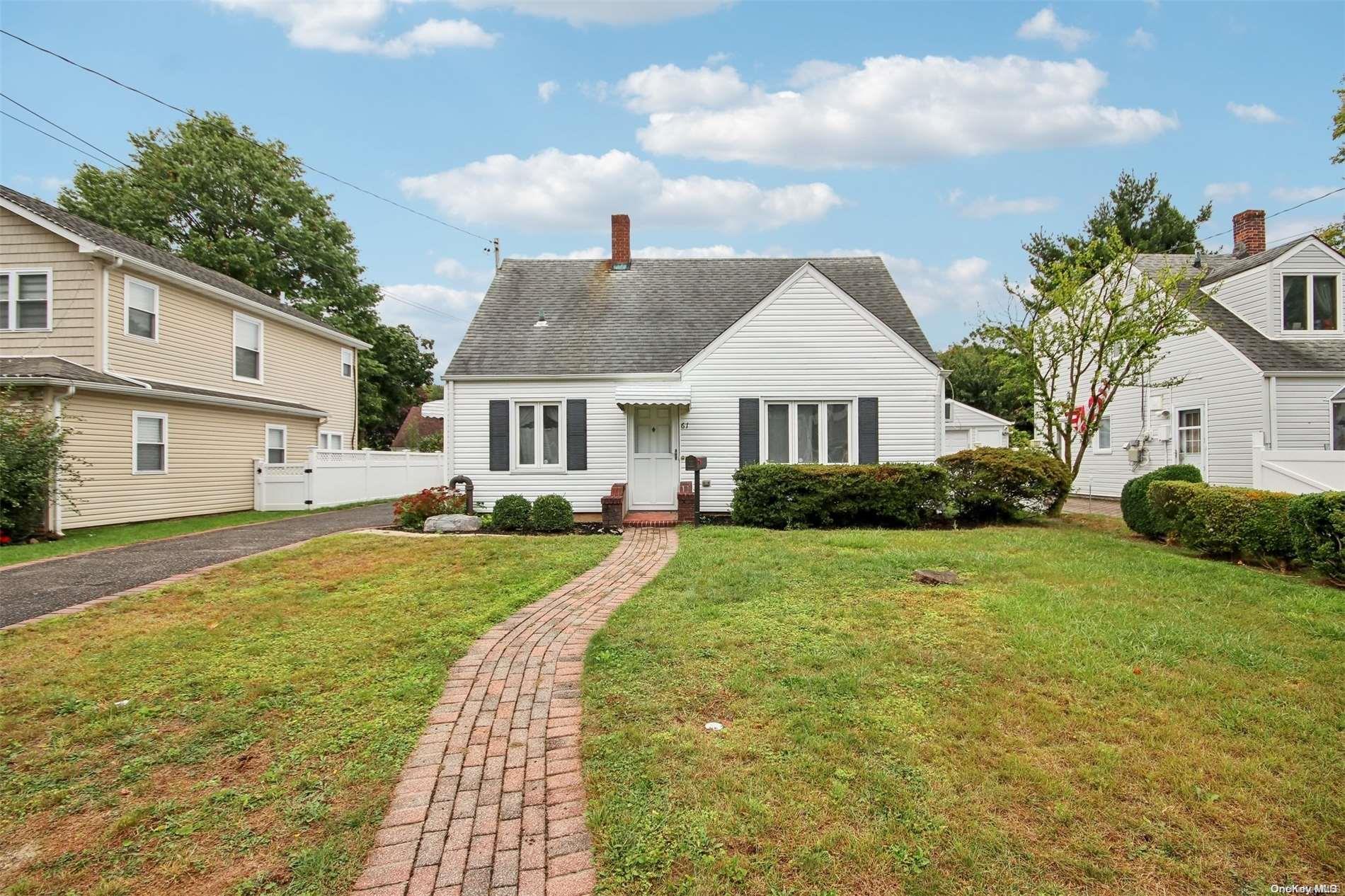 61 Harvard Street, North Hempstead