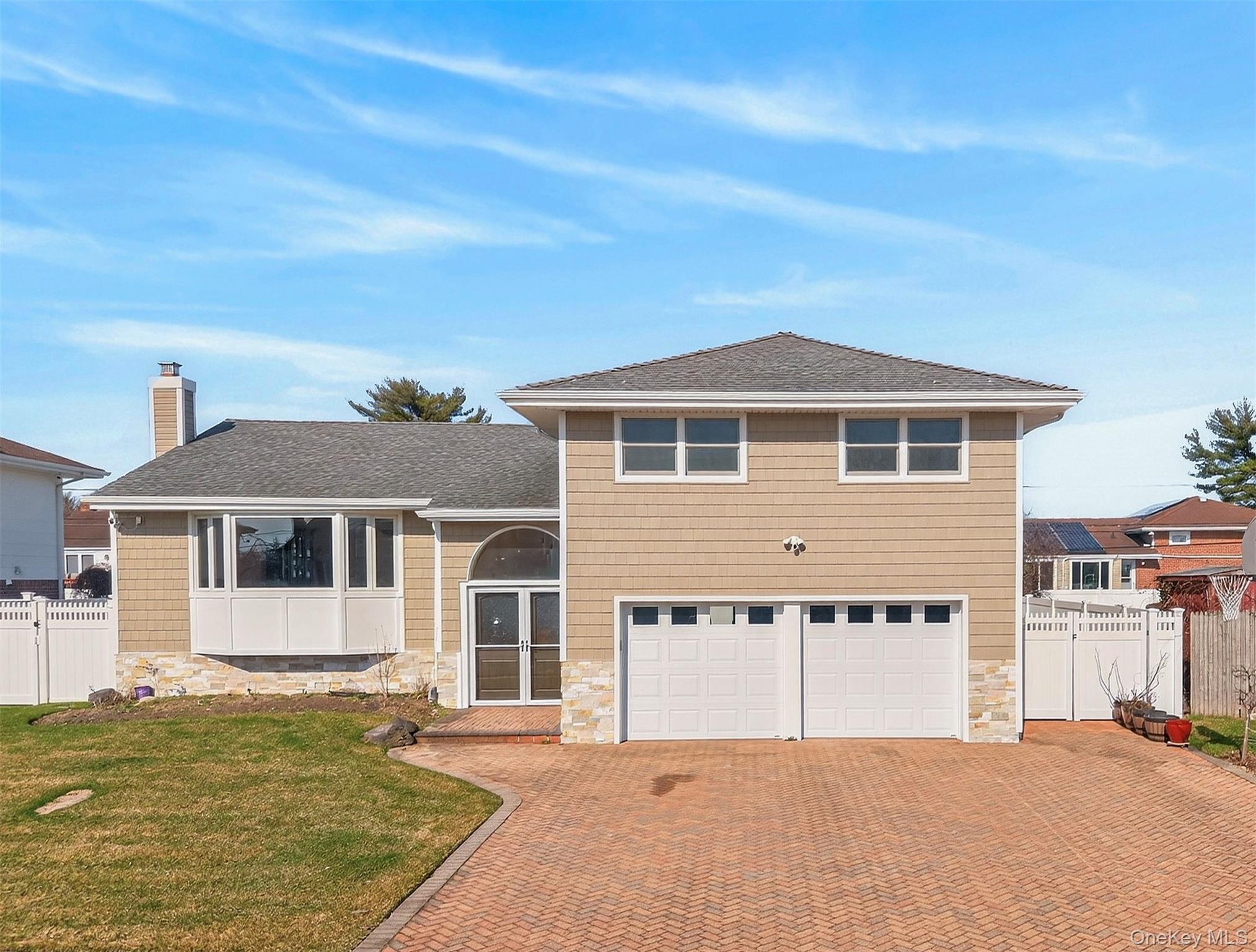 38 S Oaks Boulevard, Oyster Bay