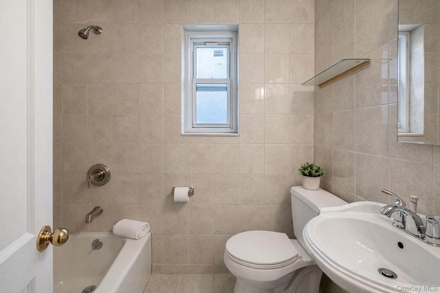 260-11 Langstone Avenue Unit GV118E5-1, Glen Oaks NY 11004