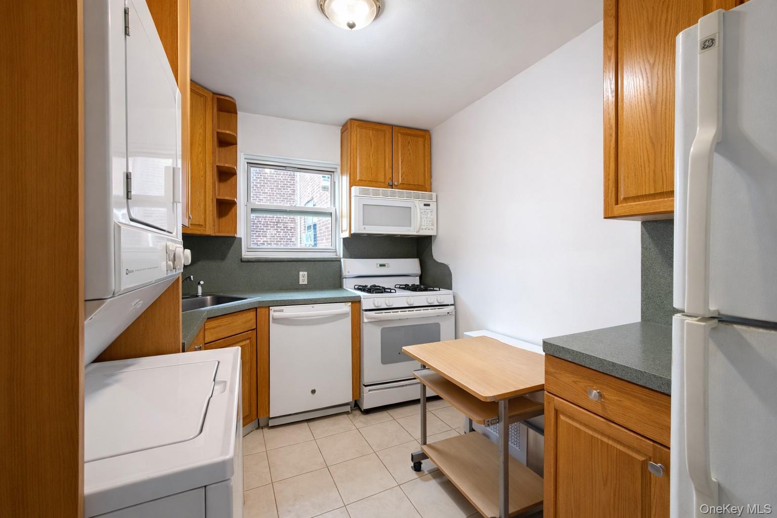 260-11 Langstone Avenue Unit GV118E5-1, Glen Oaks NY 11004