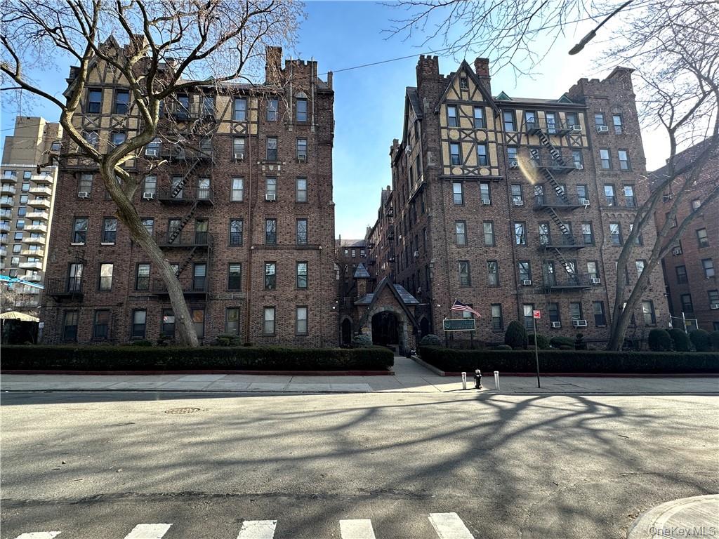 83-15 116th Street Unit 1F, Richmond Hill NY 11418