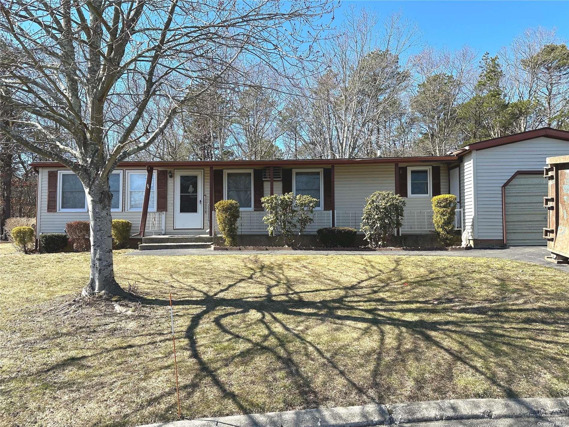 55 Village Circle Unit 1, Manorville NY 11949