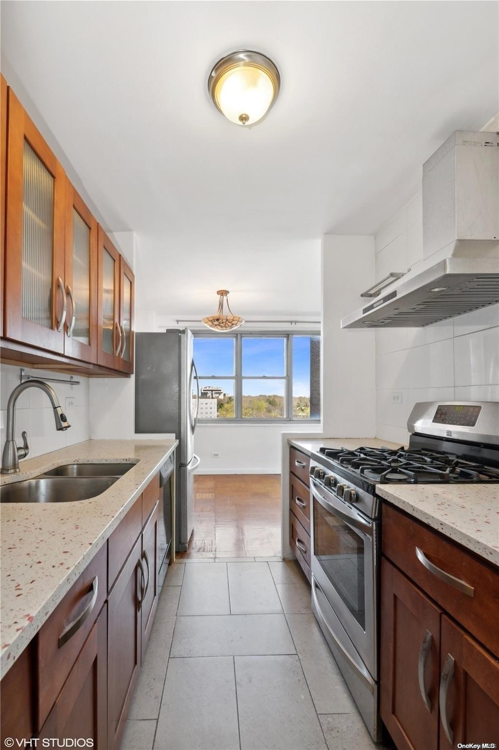 61-20 Grand Central Parkway Unit B807, Forest Hills NY 11375