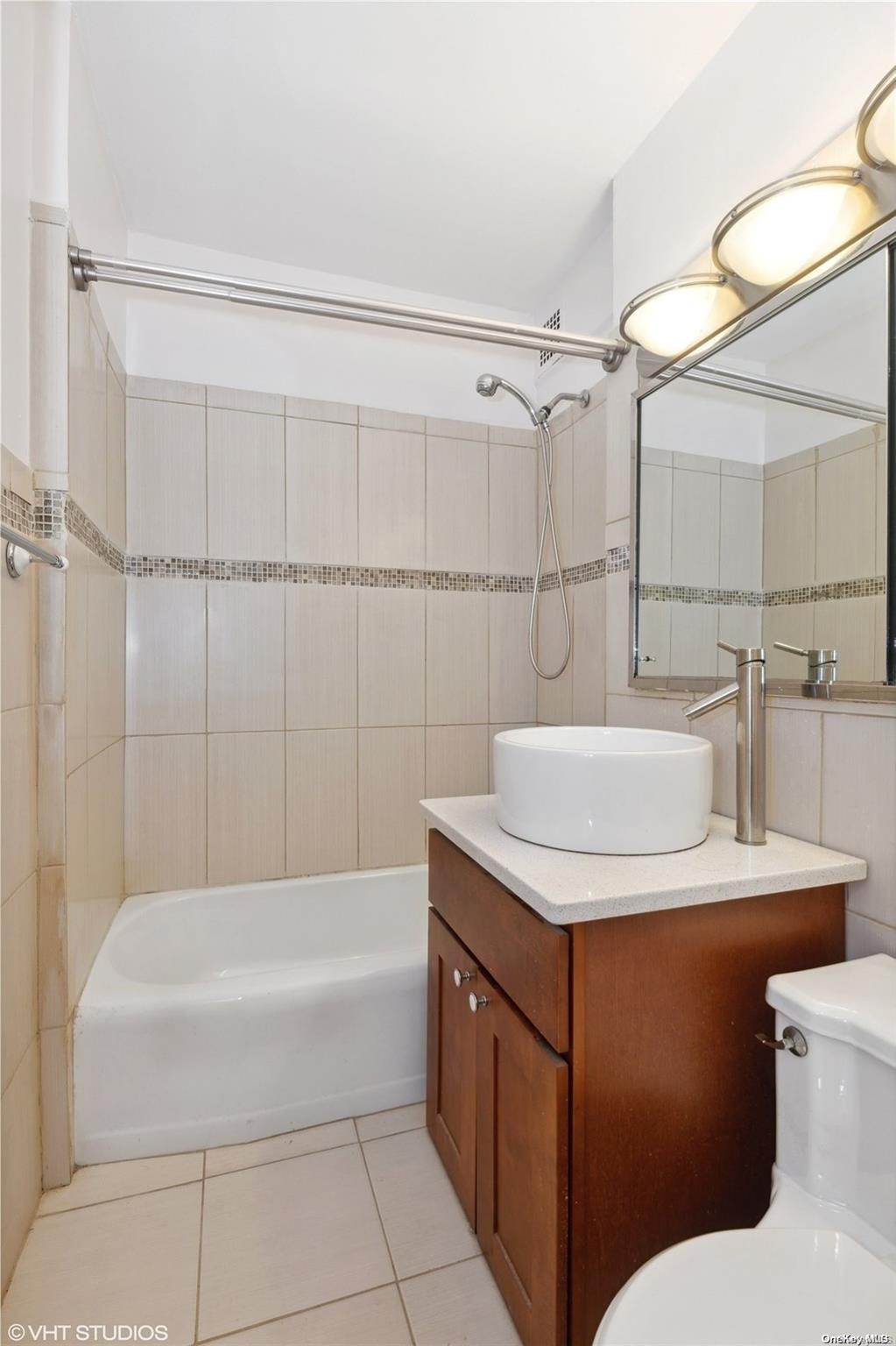 61-20 Grand Central Parkway Unit B807, Forest Hills NY 11375