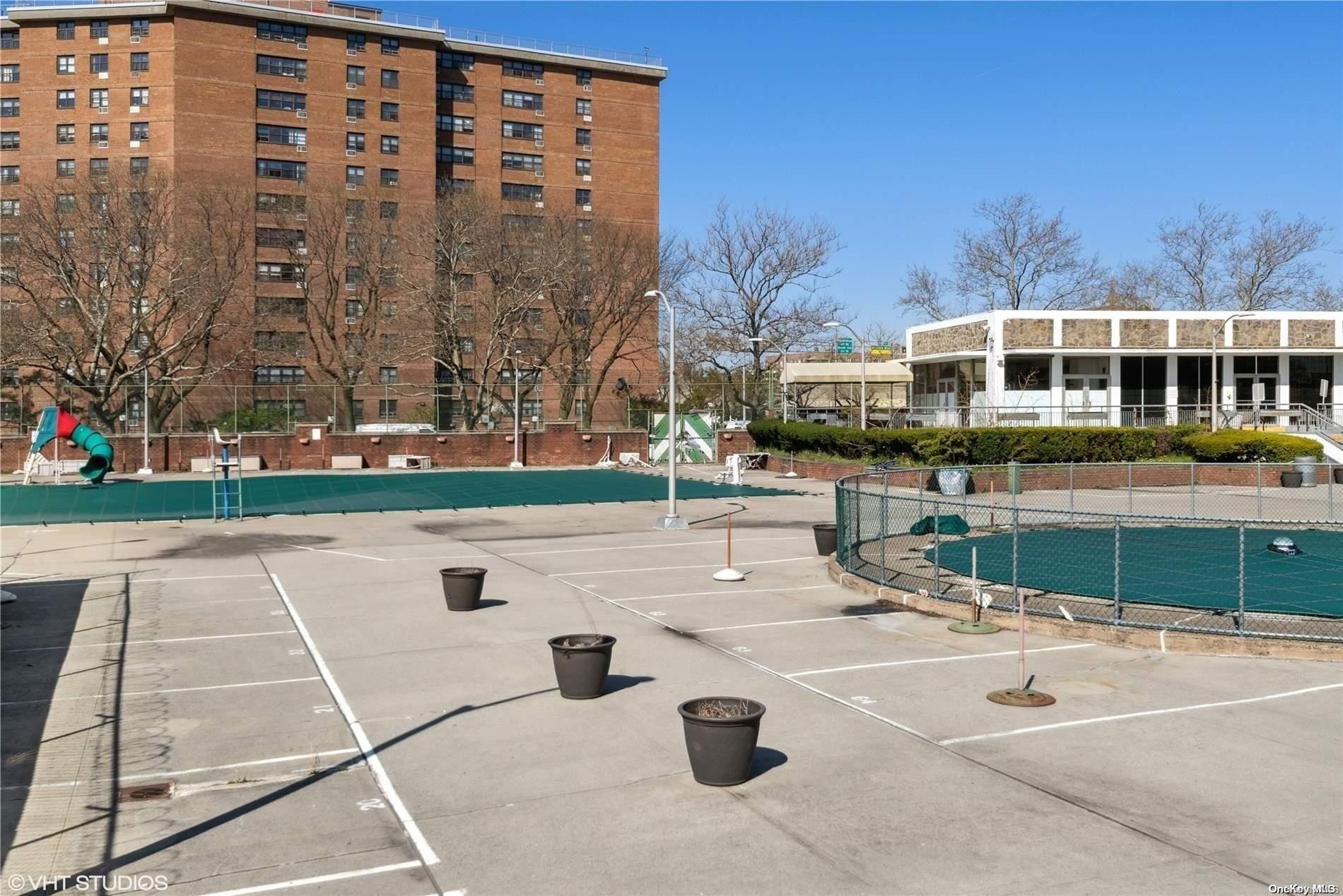 61-20 Grand Central Parkway Unit B807, Forest Hills NY 11375