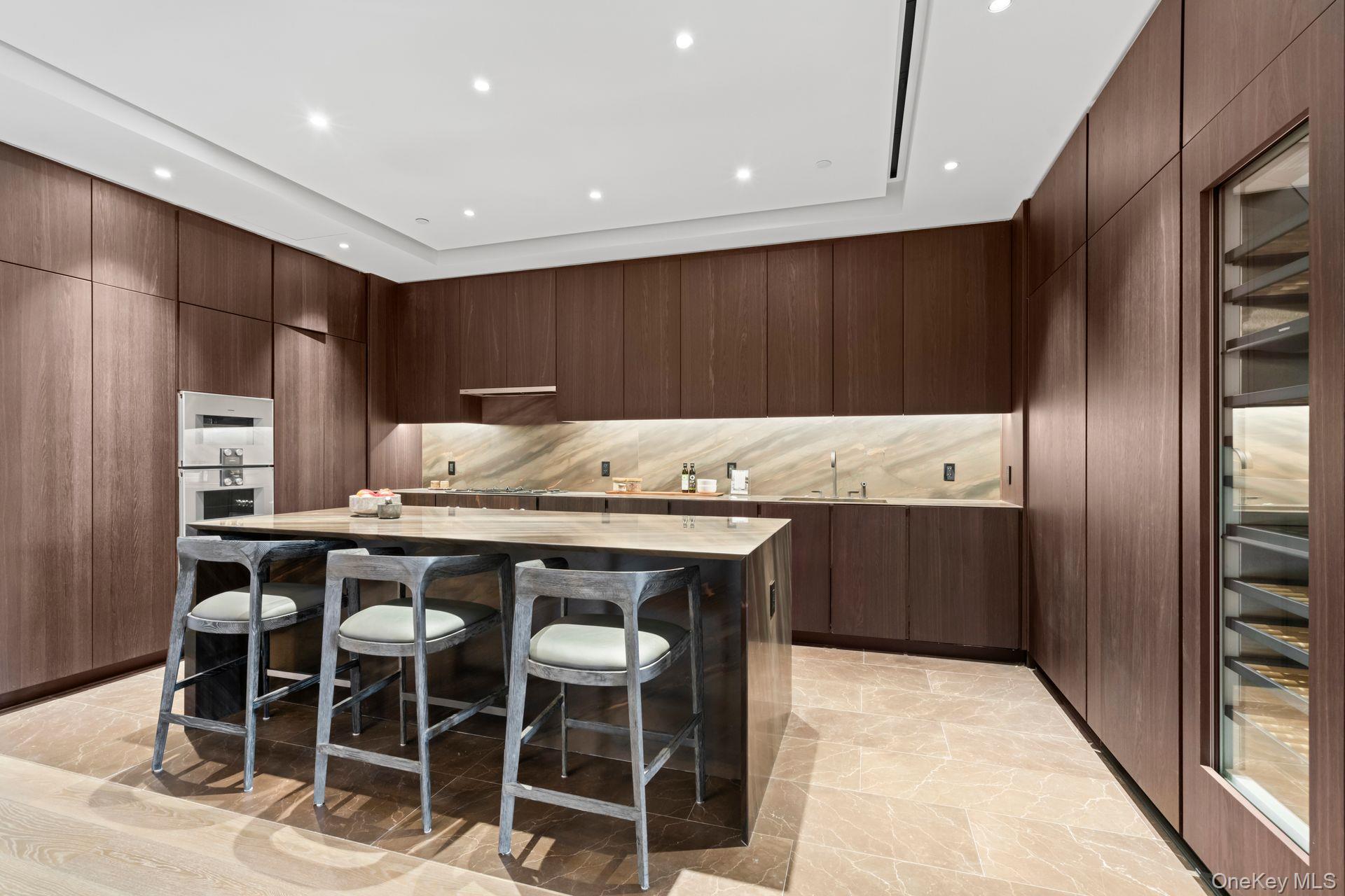 730 5th Avenue Unit 17B, Manhattan NY 10019