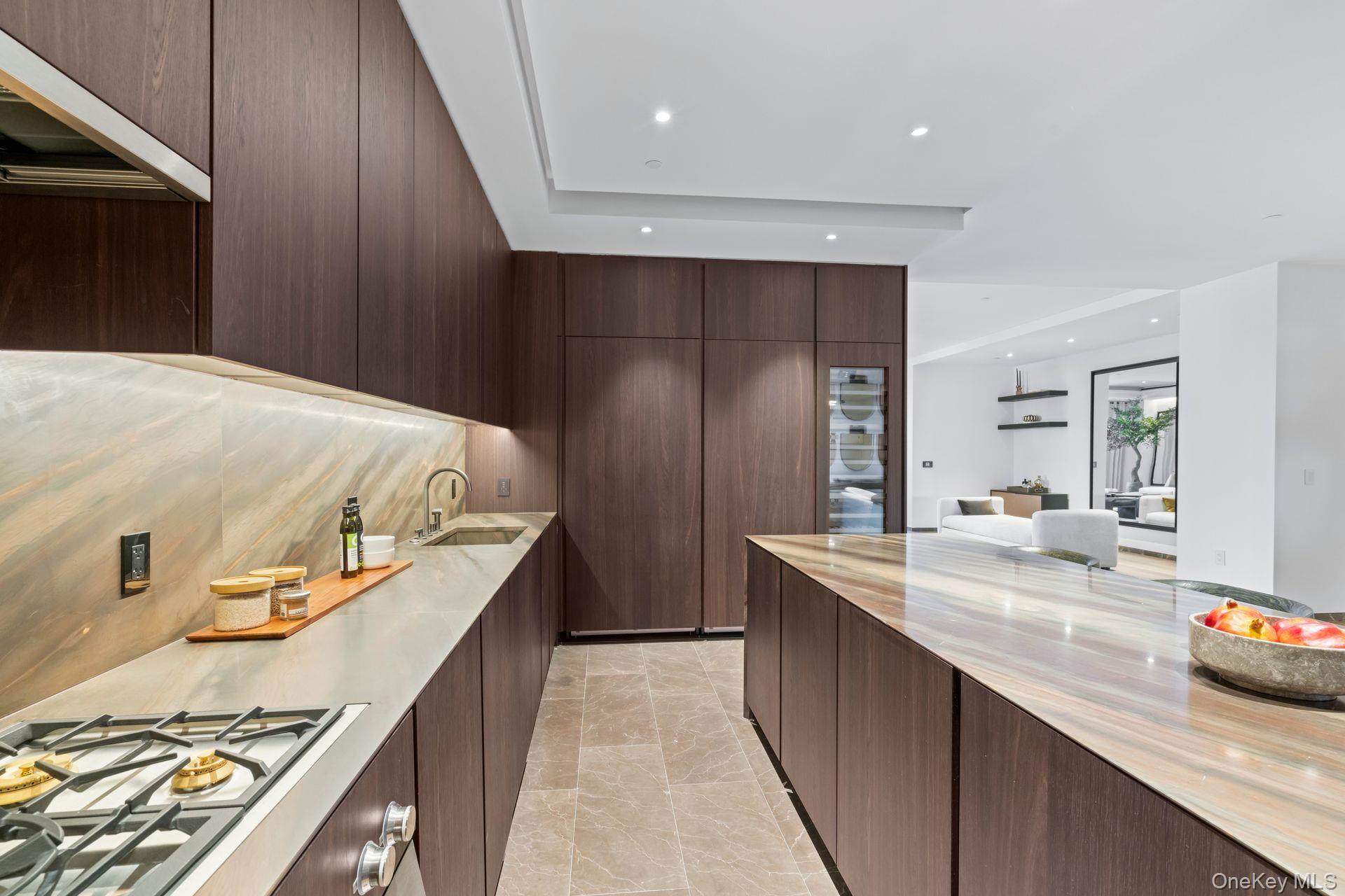 730 5th Avenue Unit 17B, Manhattan NY 10019