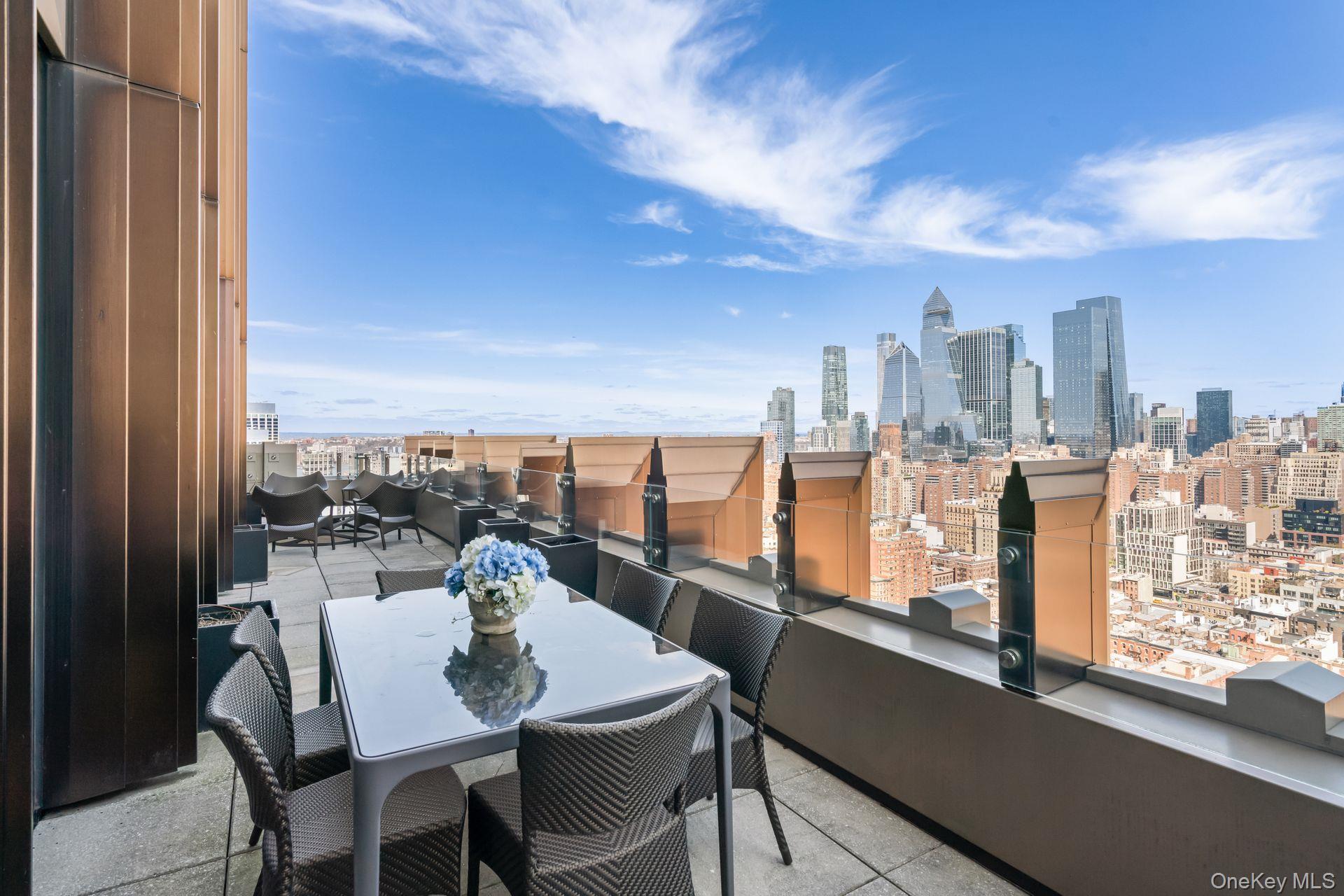 212 W 18th Street Unit PH2, Manhattan NY 10011