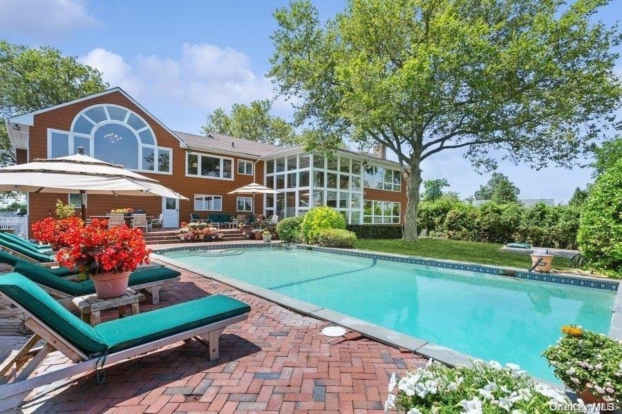 30 Thixton Drive, Hewlett Harbor NY 11557