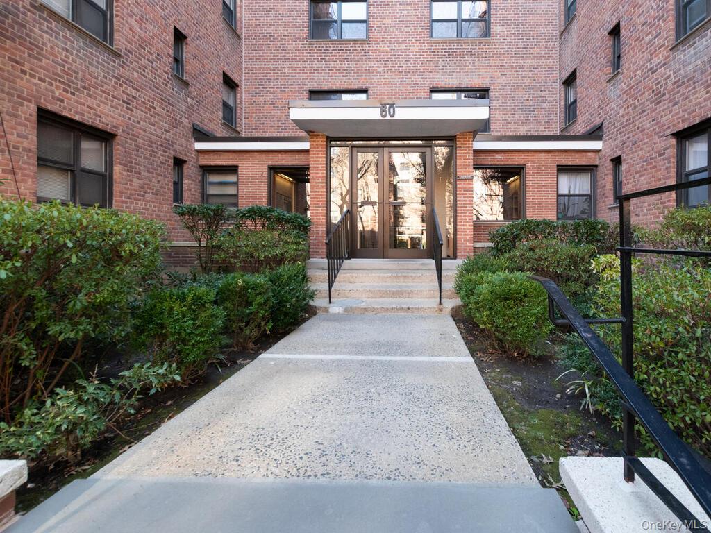 60 White Oak Street Unit 2-H, New Rochelle NY 10801