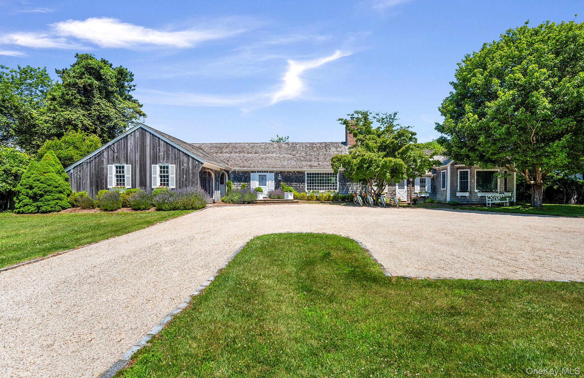 19 Quaquanantuck Lane, Quogue NY 11959
