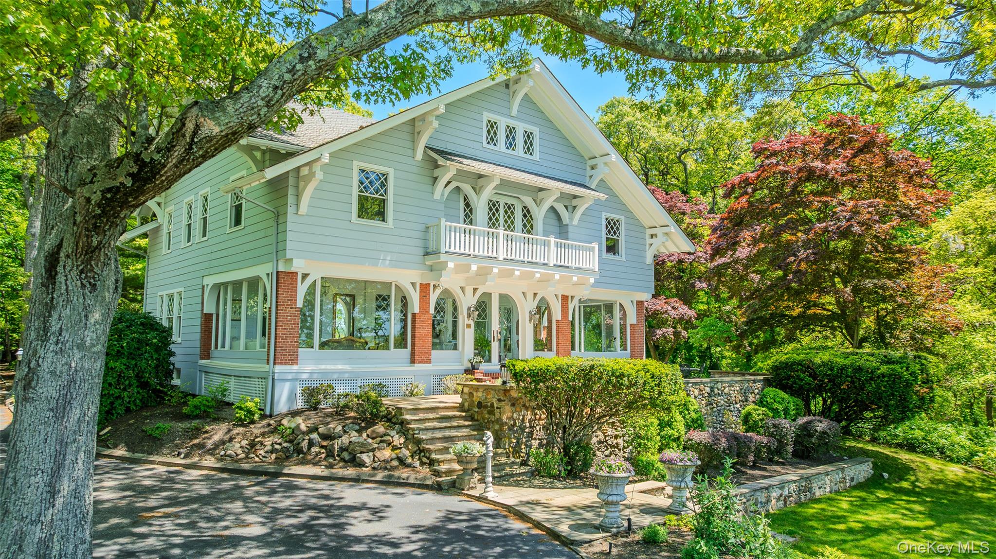10 Pine Path, Port Jefferson NY 11777