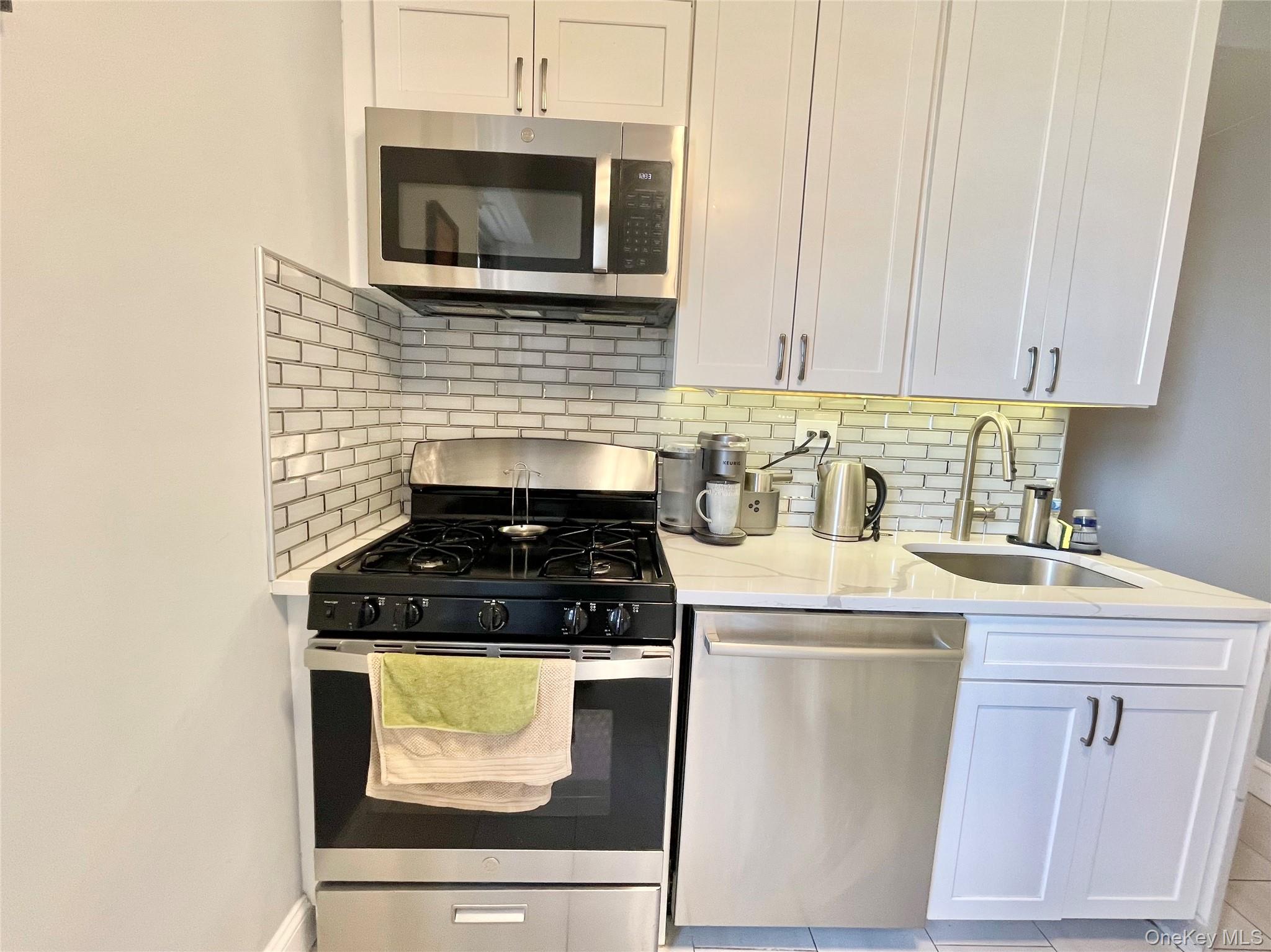61-20 Grand Central Parkway Unit A1503, Forest Hills NY 11375