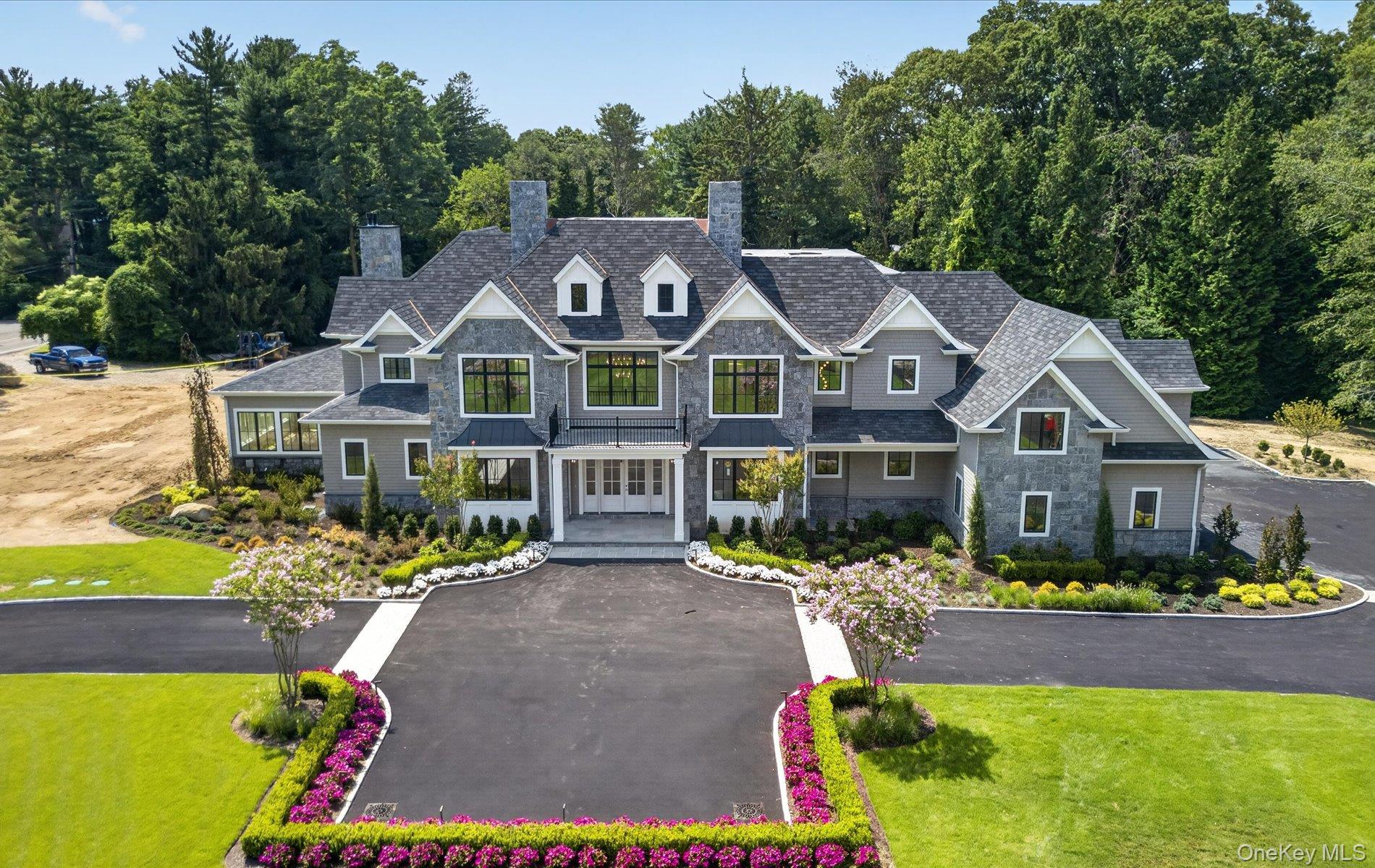 2 E Gate Road, Lloyd Harbor NY 11743
