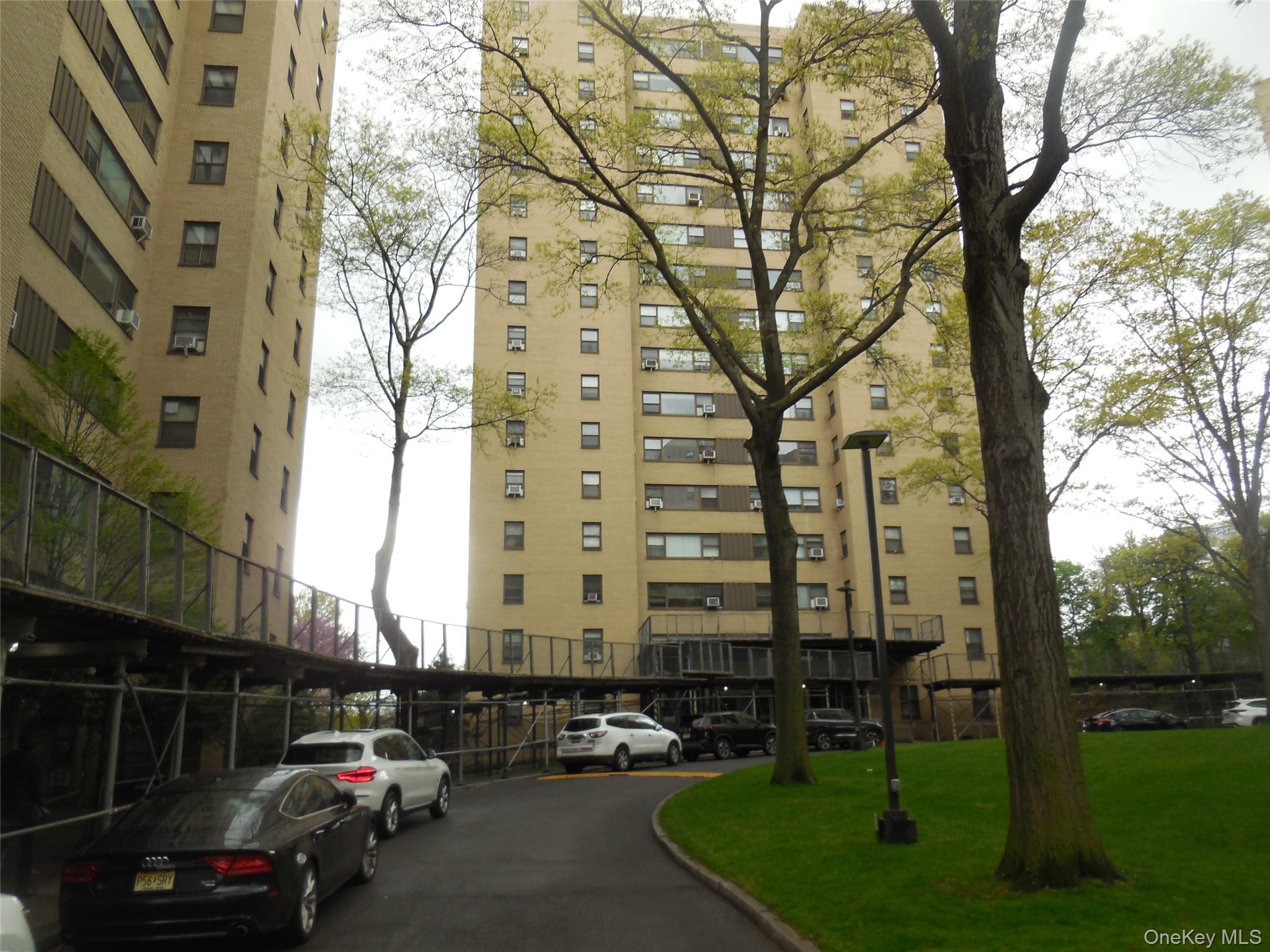 4 Fordham Hill Oval Unit 5E, Bronx NY 10468