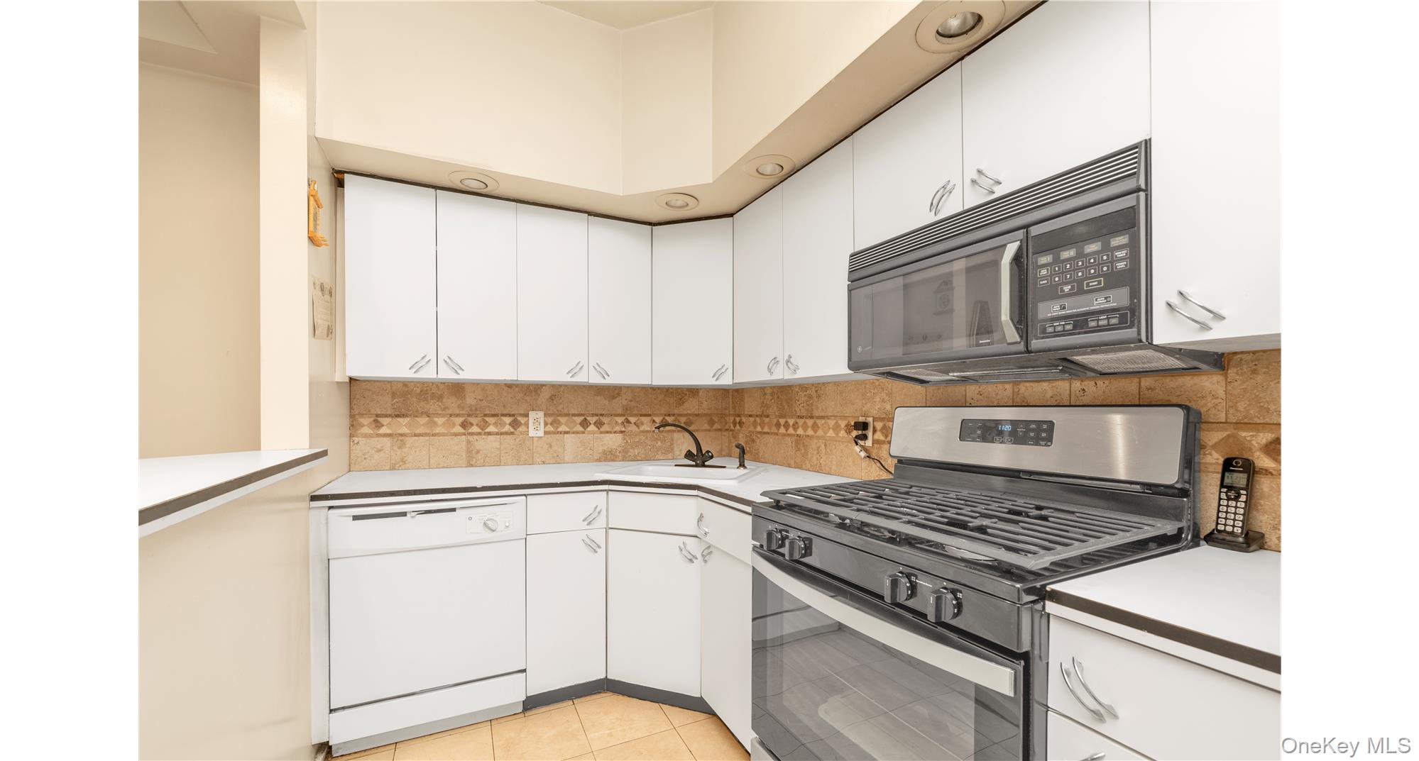 160-15 Powells  Cove Boulevard Unit D203, Beechhurst NY 11357