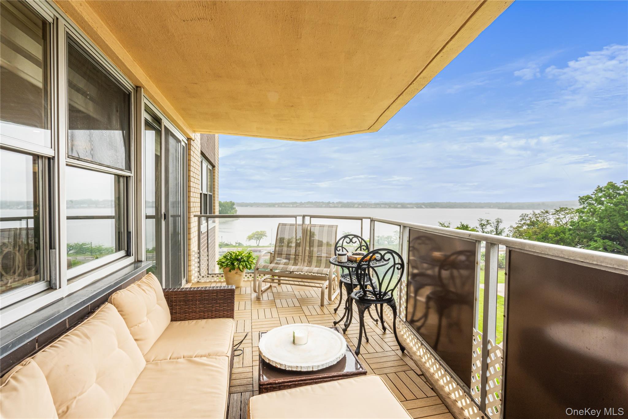 17-85 215th Street Unit 4M, Bayside NY 11360