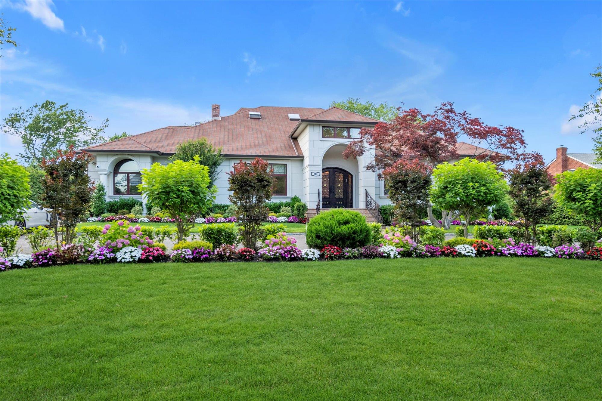185 Dolphin Drive, Hewlett Neck NY 11598