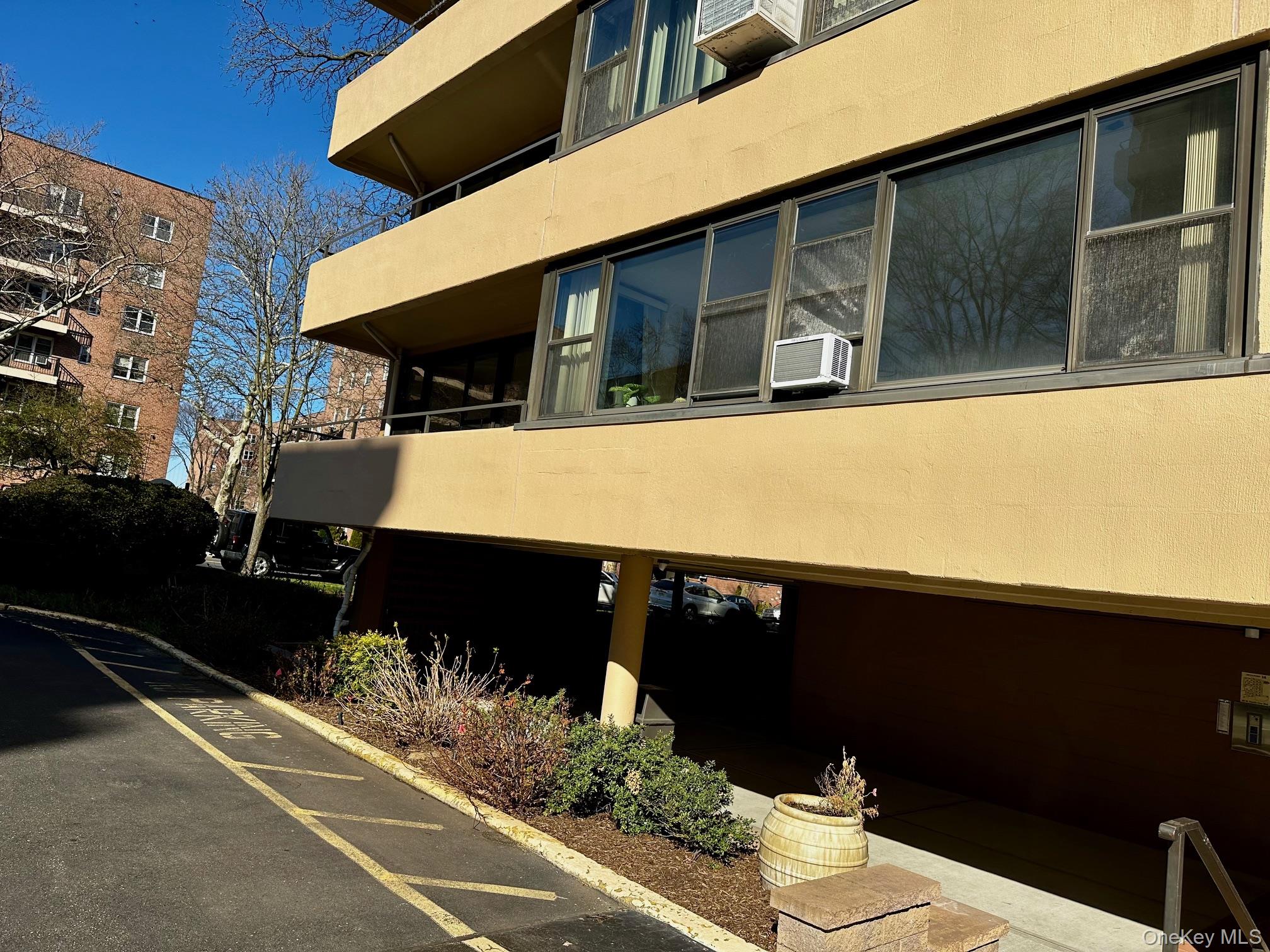 162-30 Powells Cove Boulevard Unit 2D, Beechhurst NY 11357