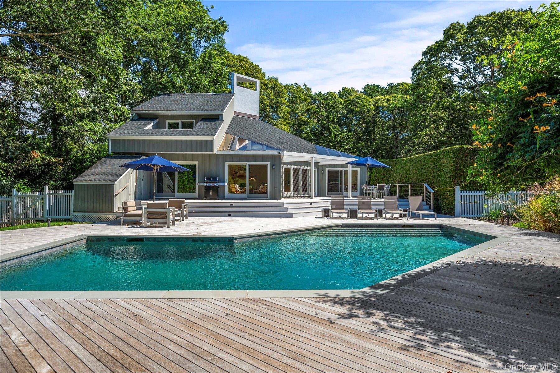 1 Acorn Path, Quogue NY 11959