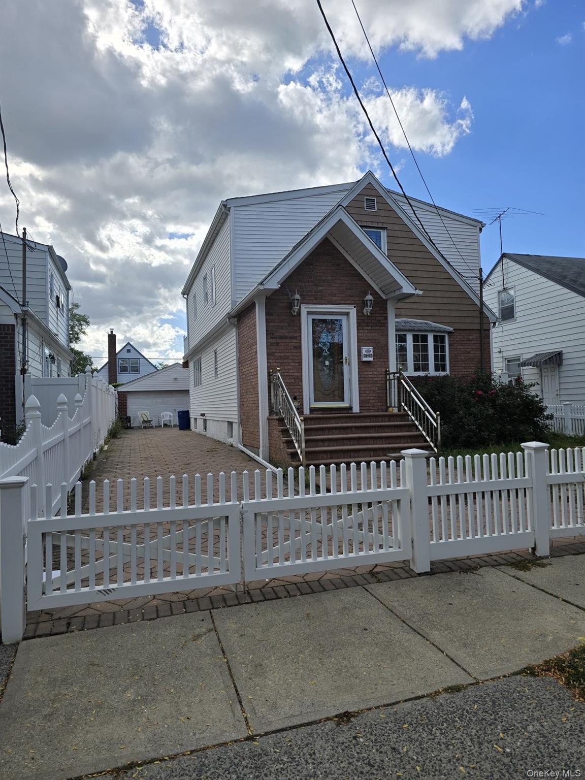 8336 E 268 Street, Glen Oaks NY 11004