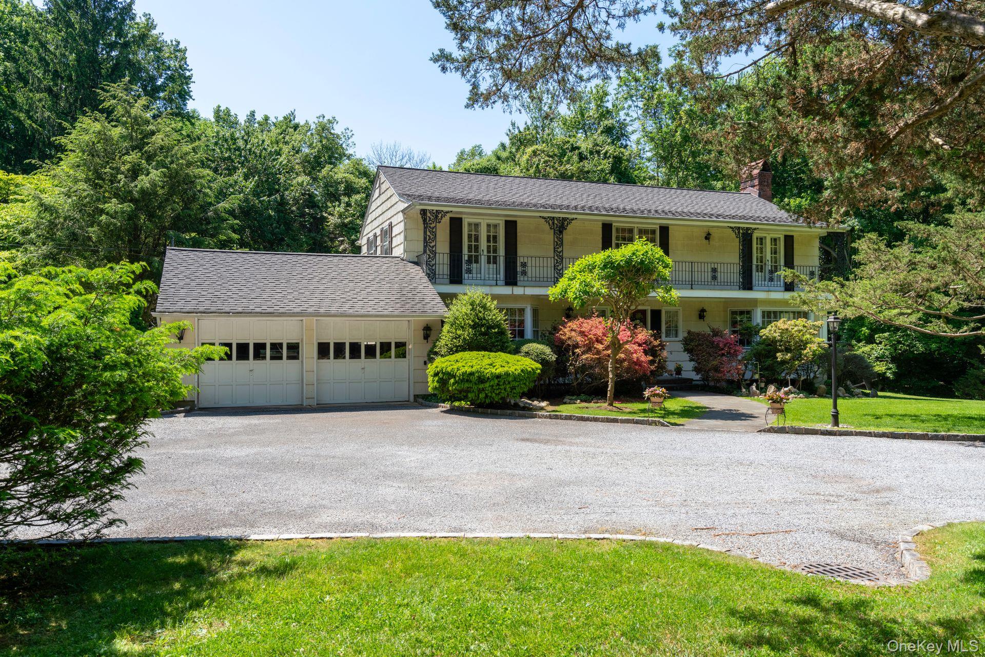 4 Pippin Lane, Lloyd Harbor NY 11743