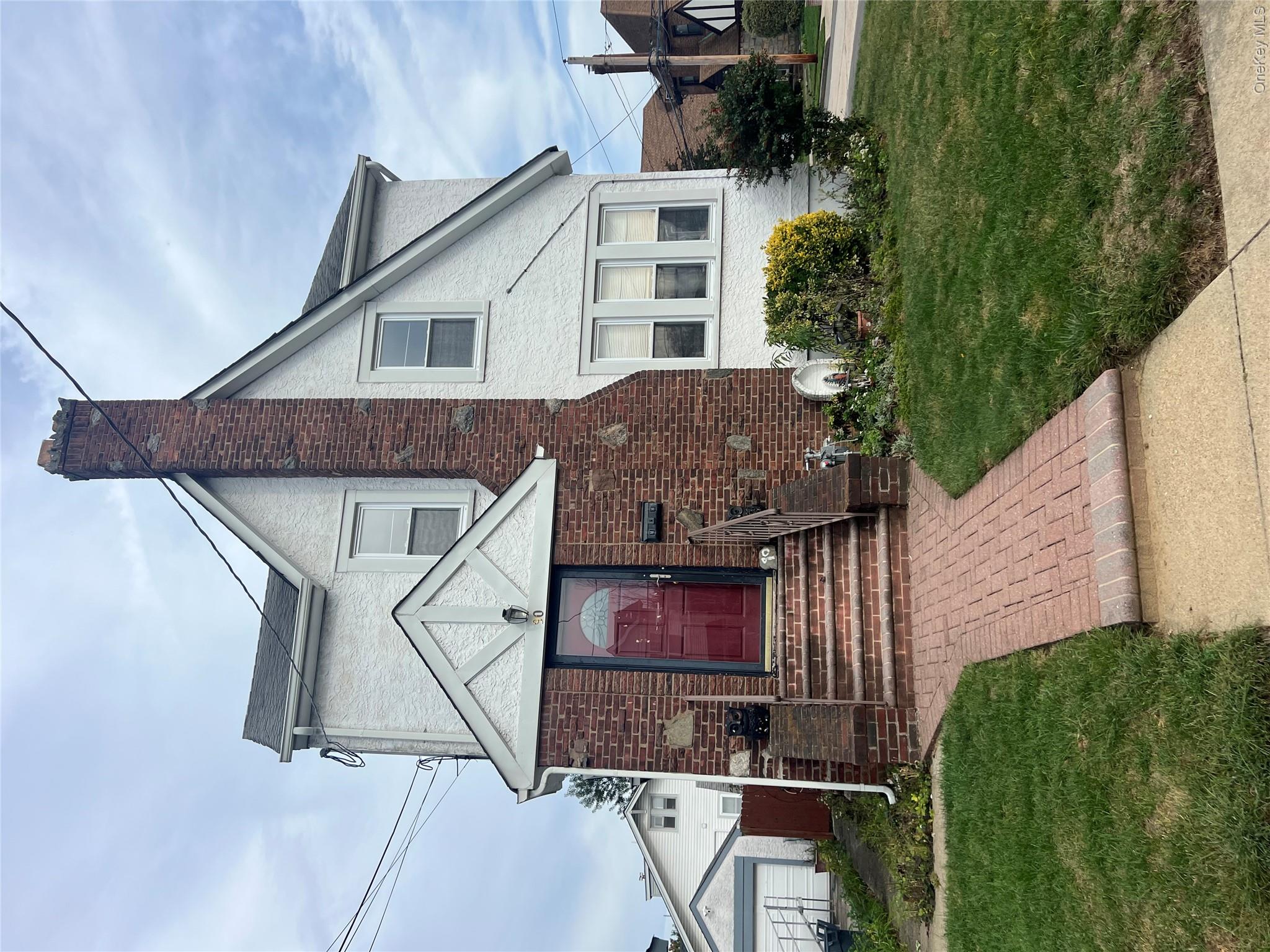 90 Pearsall Avenue, Lynbrook NY 11563