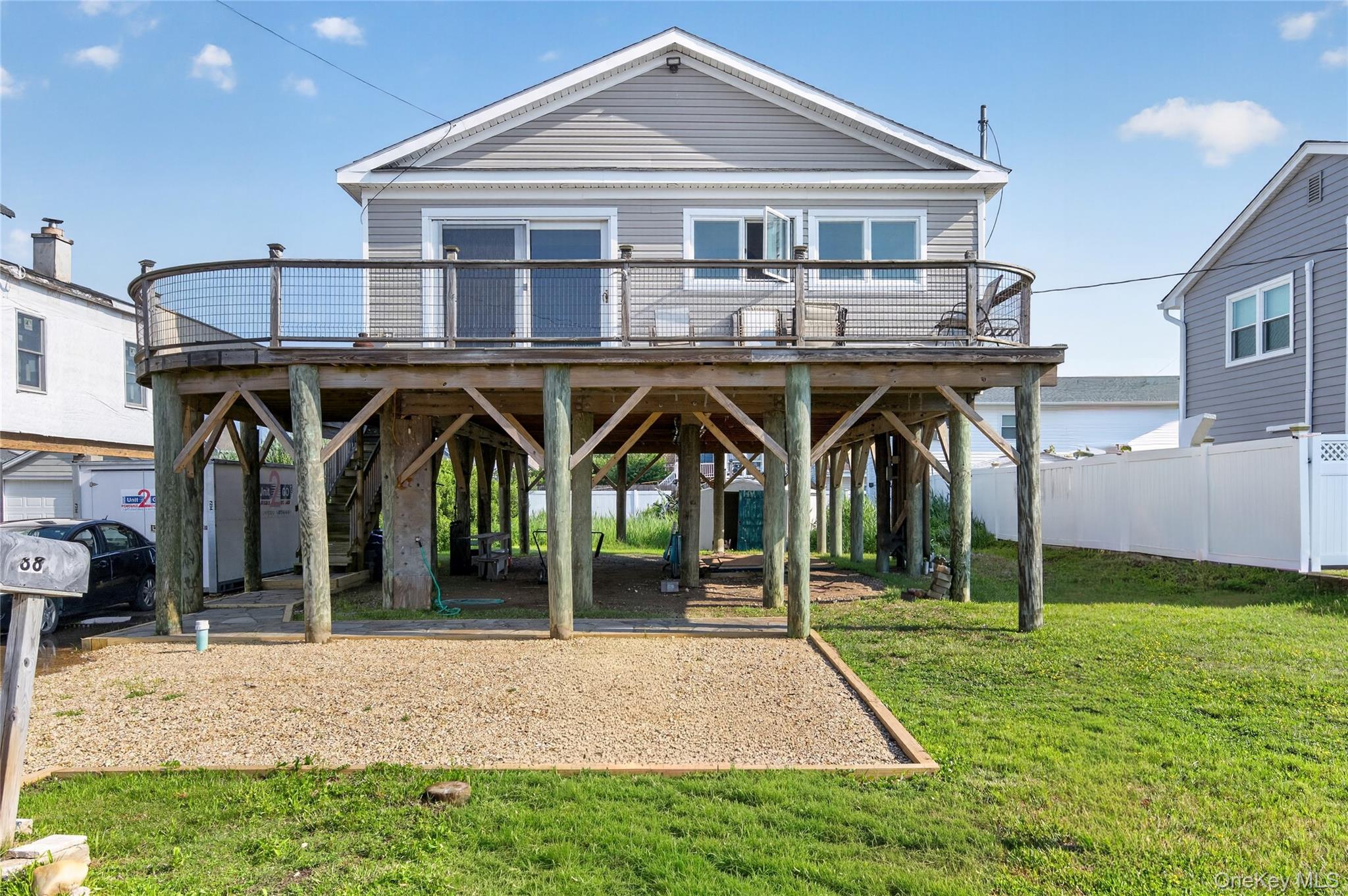 88 Bayview Avenue W, Lindenhurst NY 11757