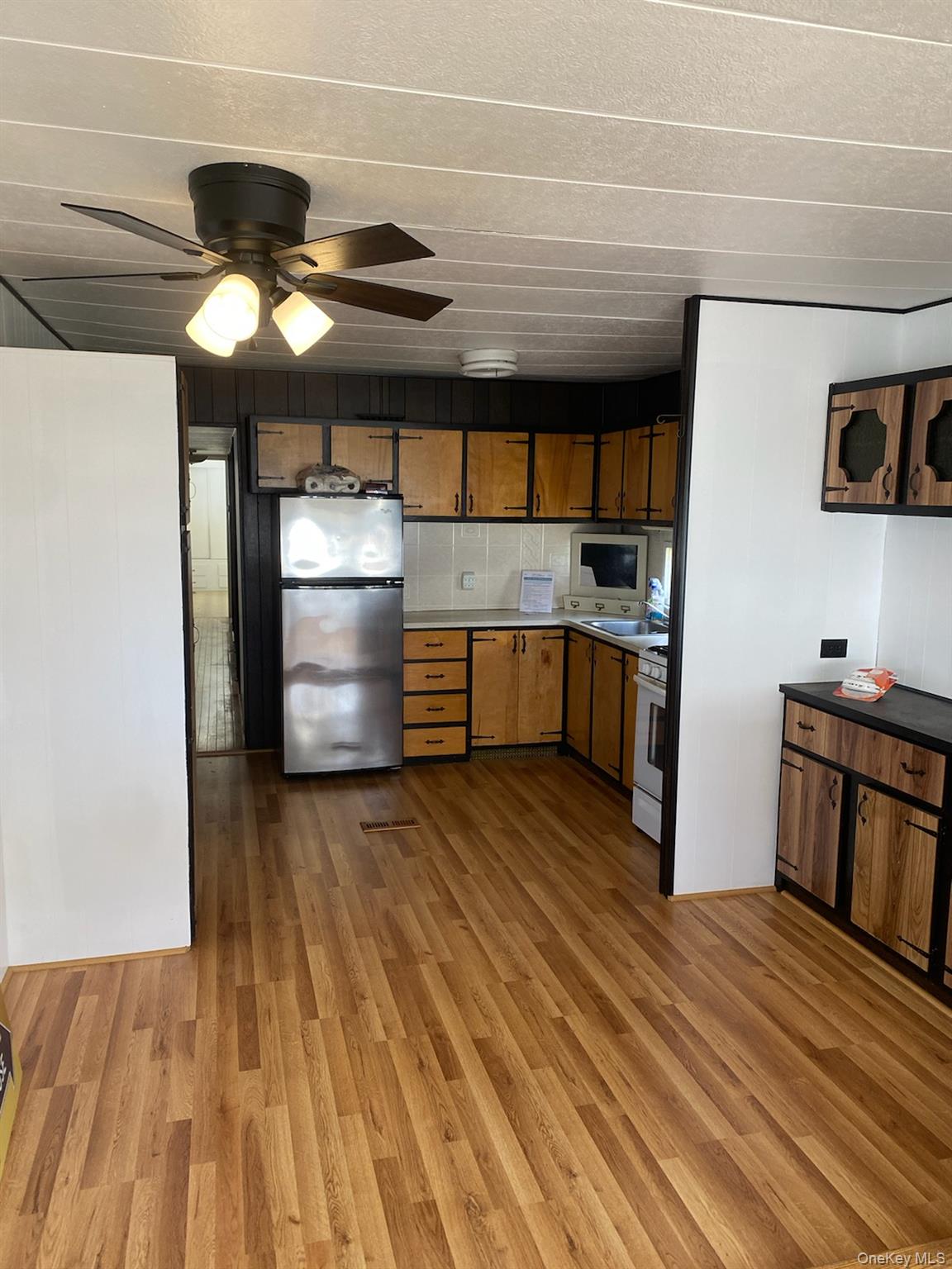 1661 Old Country Road Unit 308, Riverhead NY 11901