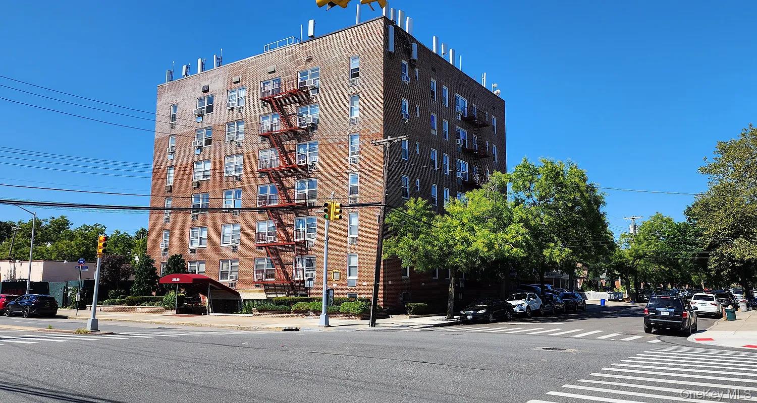222-89 Braddock Ave Unit 5A, Bellerose NY 11428