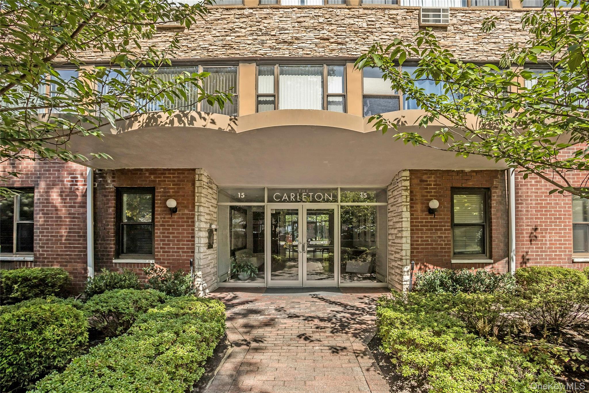 15 Hill Park Avenue Unit 1C, Great Neck NY 11021