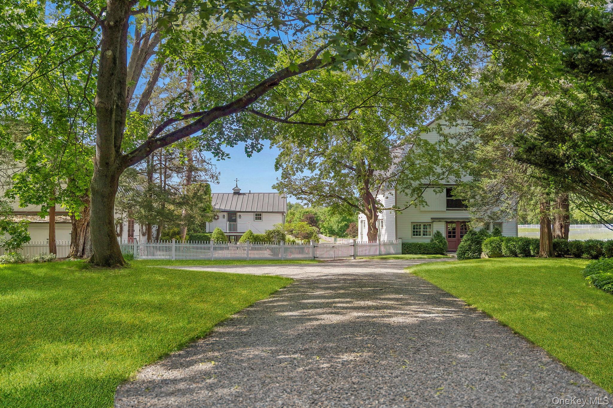 47 White Bridge Rd, Chatham NY 12136