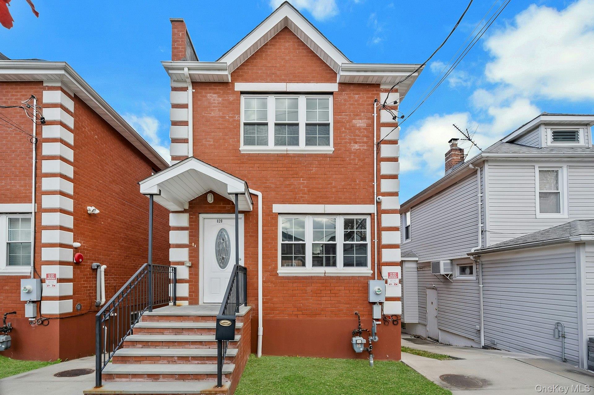 820 Hollywood Avenue, Bronx NY 10465