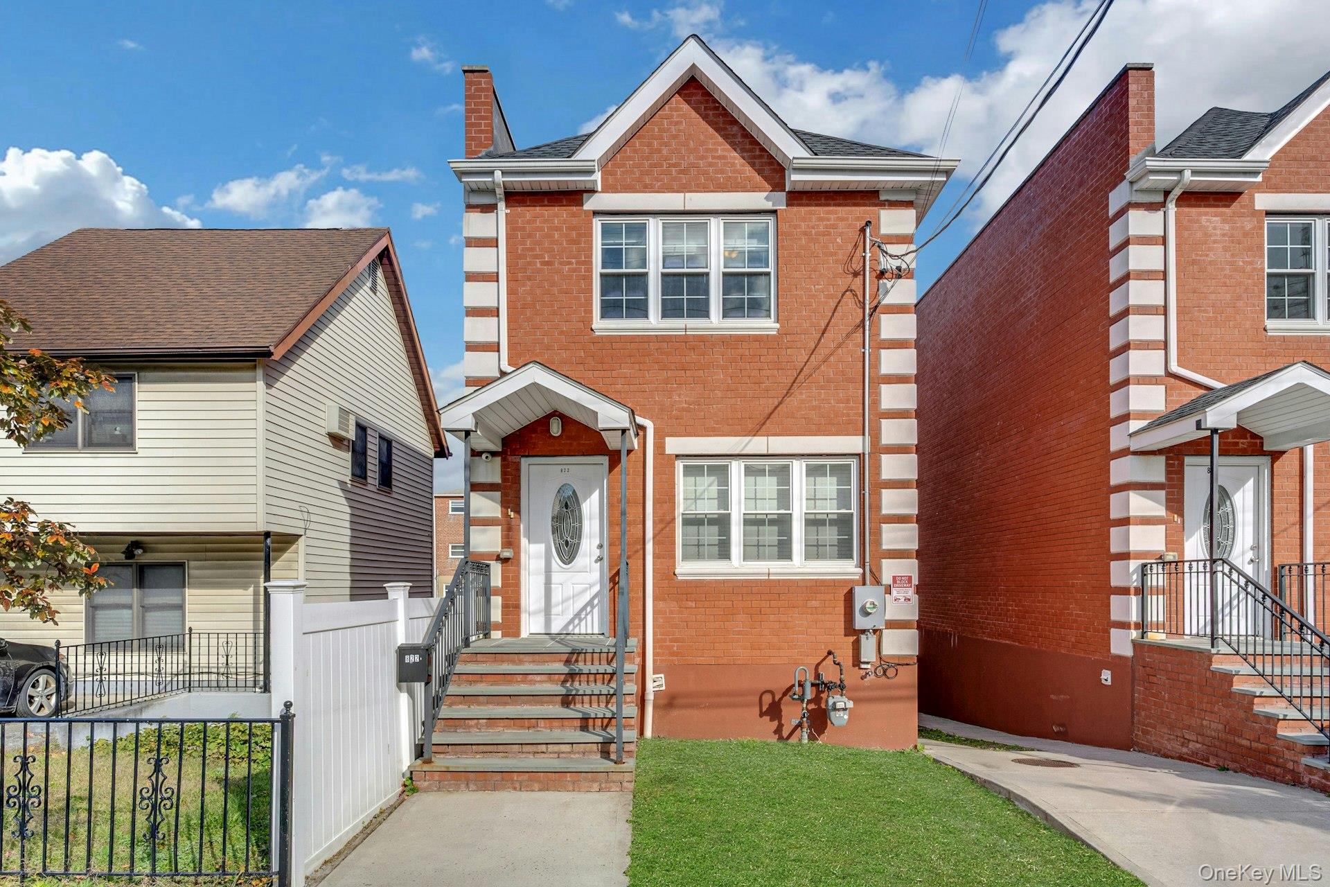 822 Hollywood Avenue, Bronx NY 10465