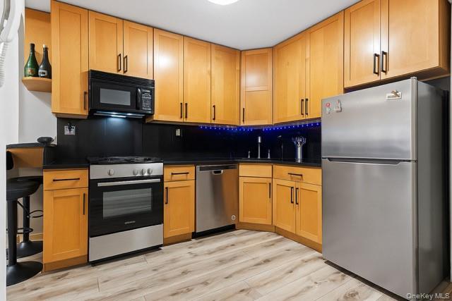 61-20 Grand Central Parkway Unit A900, Forest Hills NY 11375