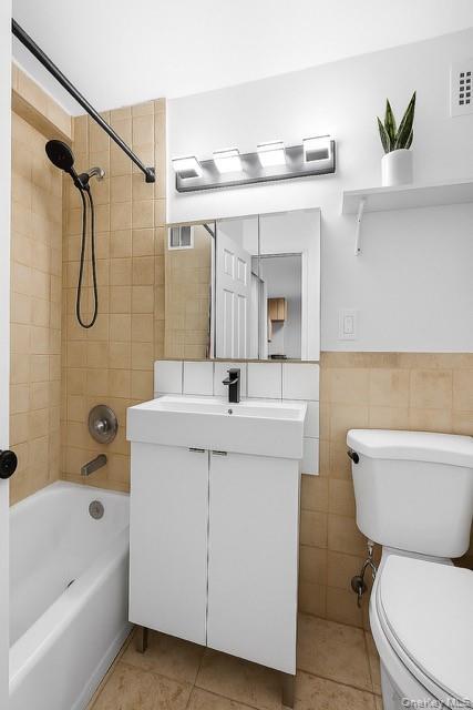 61-20 Grand Central Parkway Unit A900, Forest Hills NY 11375