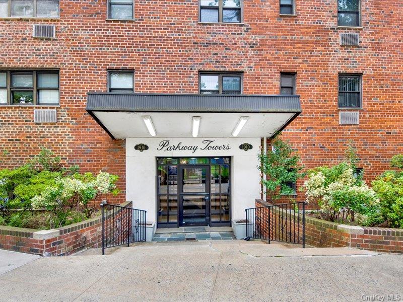 1910 S Pelham Parkway S Unit 3G, Bronx NY 10461