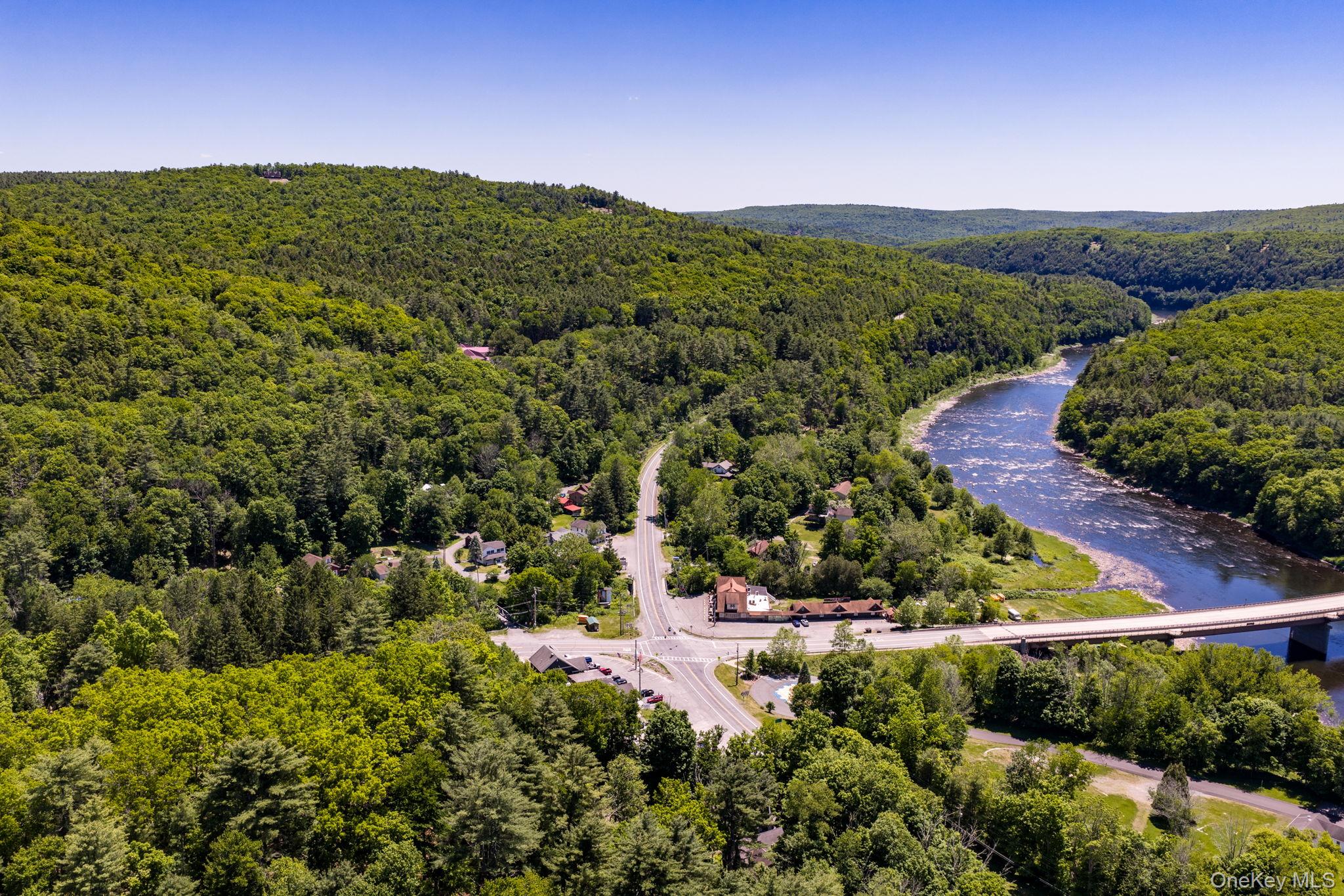 8 River Road, Barryville NY 12719