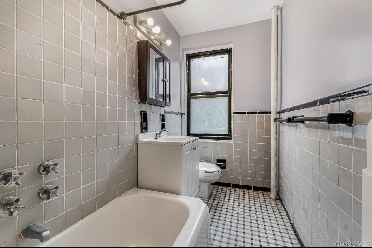 69-40 Yellowstone Boulevard Unit 119, Forest Hills NY 11375