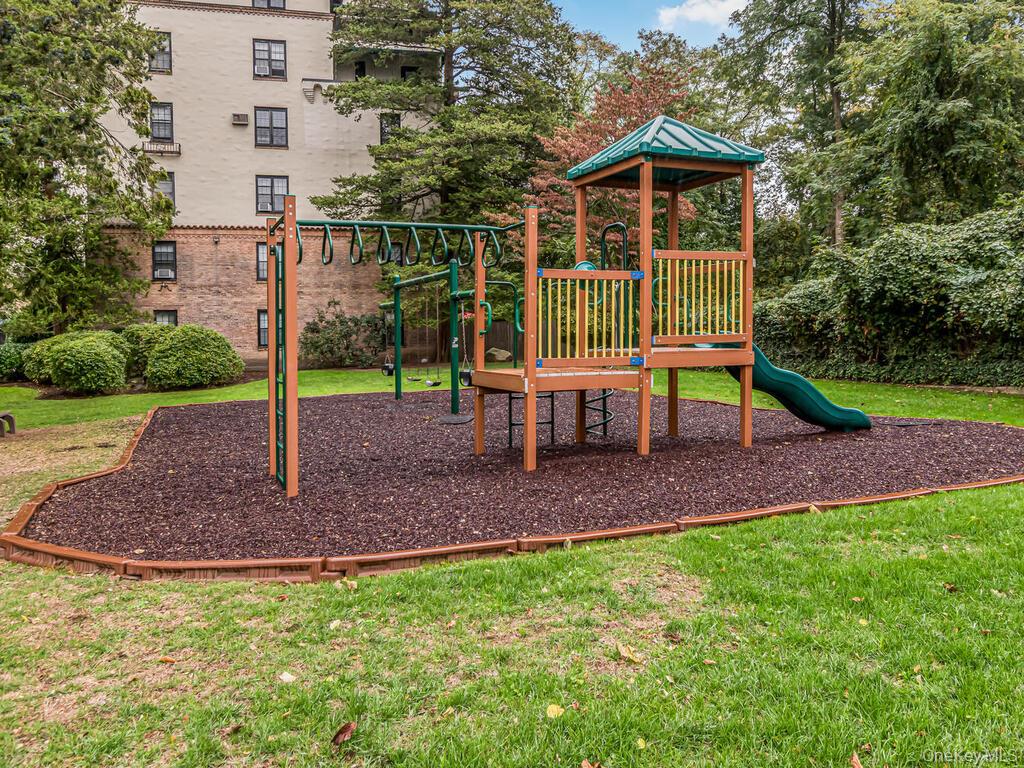 1273 North Avenue Unit 1G. Entry 3, New Rochelle NY 10804
