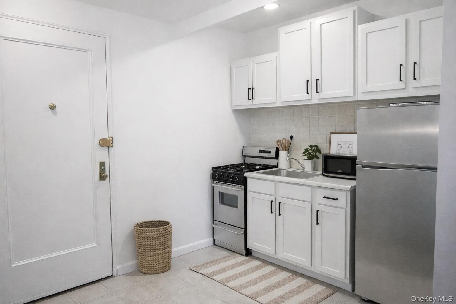 1273 North Avenue Unit 1G. Entry 3, New Rochelle NY 10804