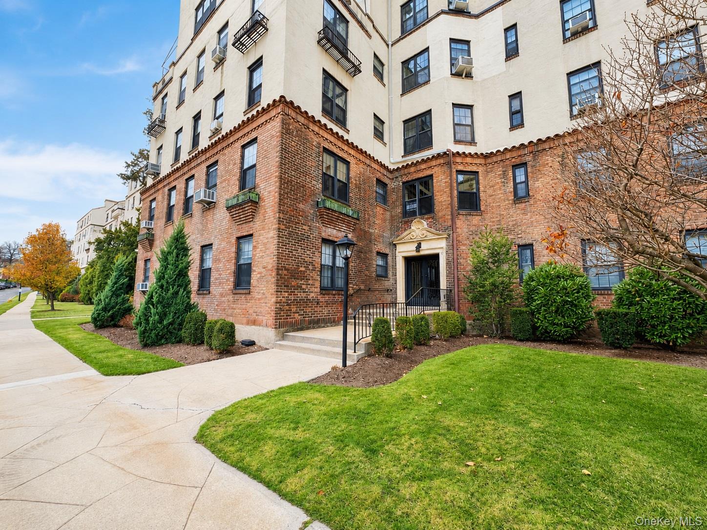 1273 North Avenue Unit 1G. Entry 3, New Rochelle NY 10804