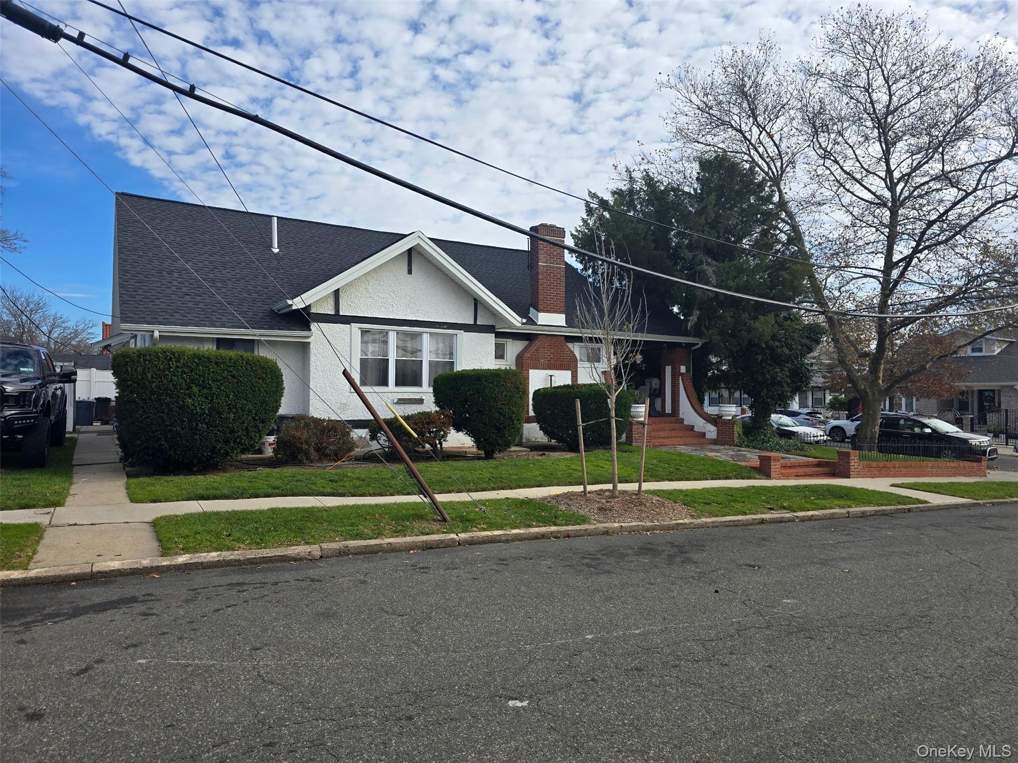19201 110th Road, Saint Albans NY 11412