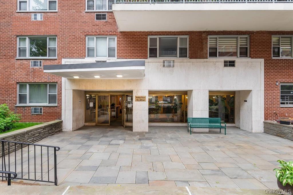 52-40 39 Drive Unit 4U, Woodside NY 11377
