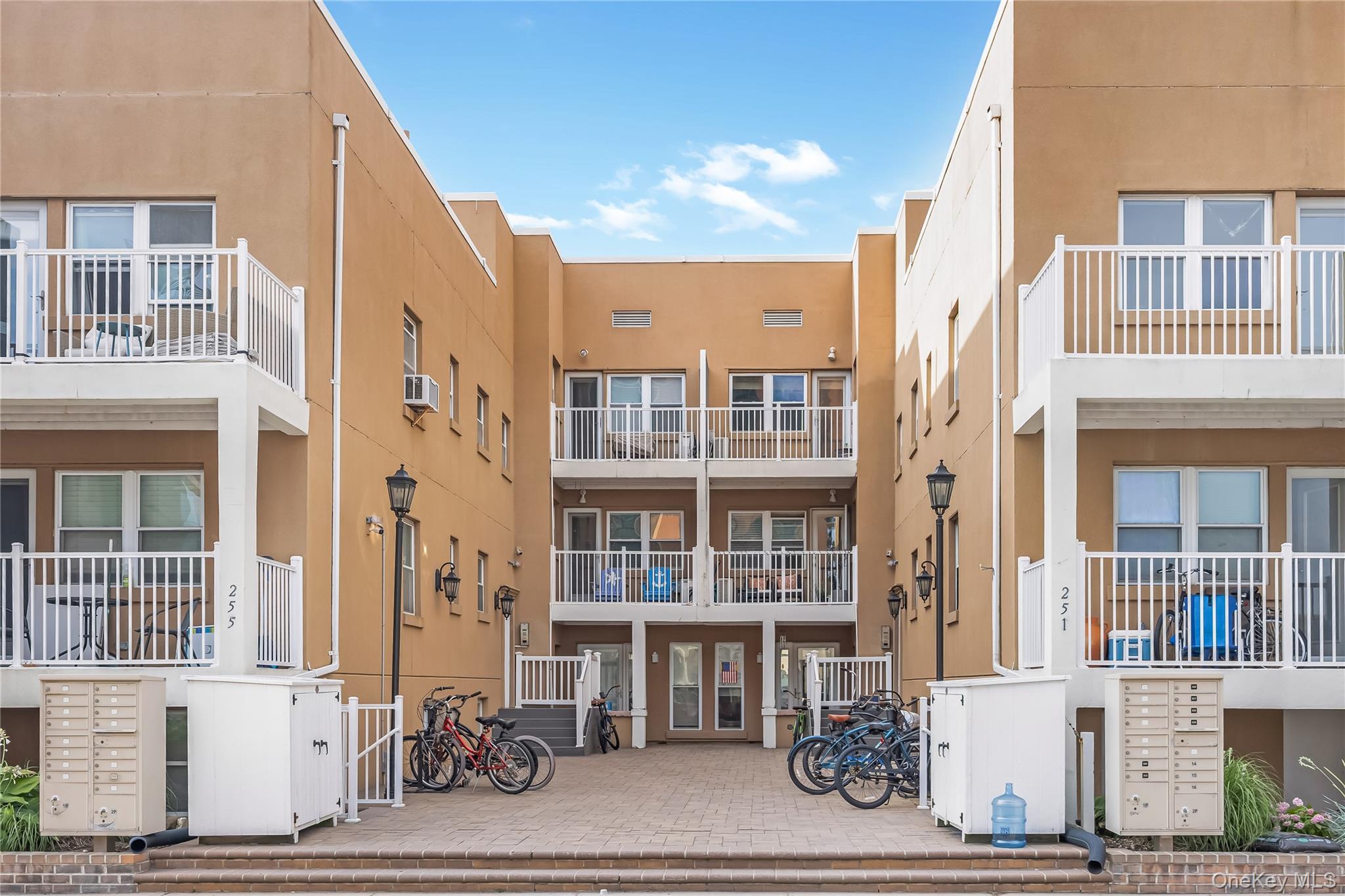 251 W Broadway Unit 306, Long Beach NY 11561