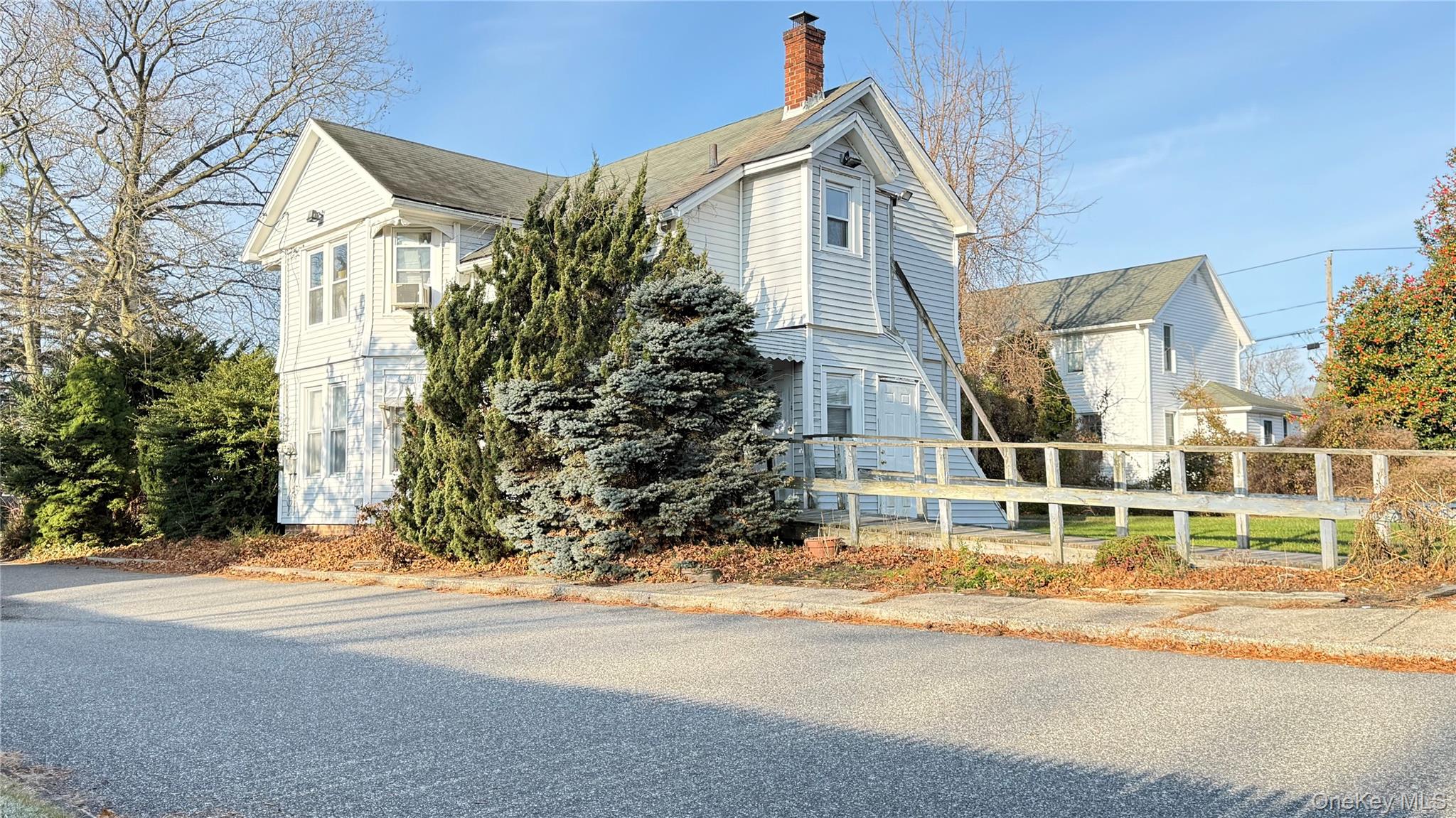 982 Roanoke Avenue, Riverhead NY 11901