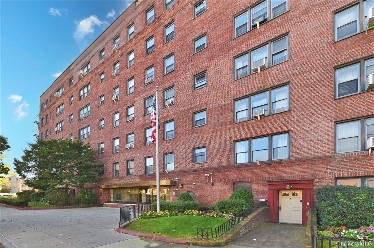 143-50 Hoover Avenue Unit 219, Briarwood NY 11435