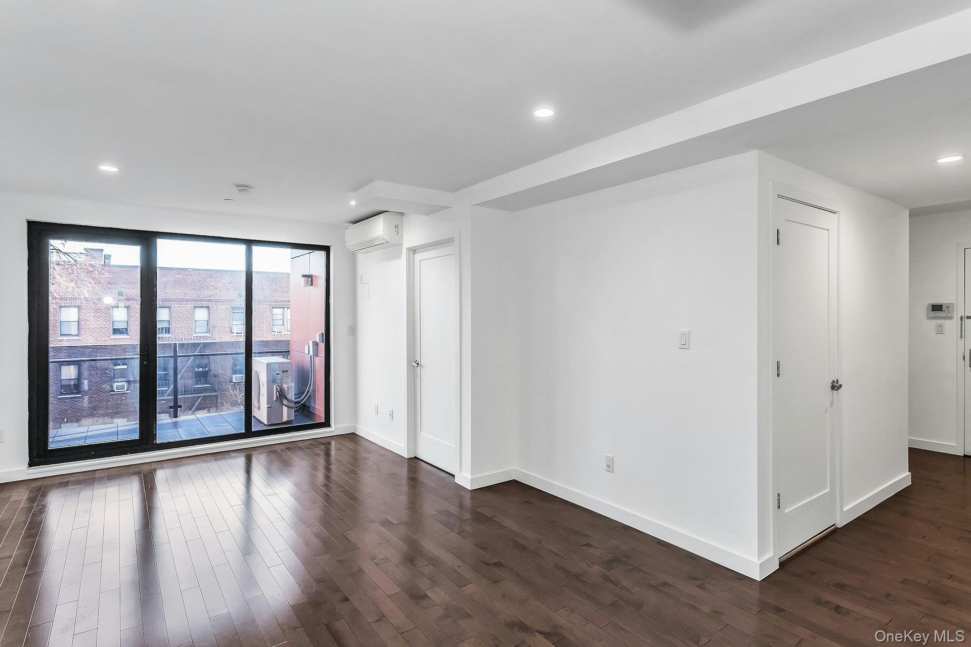 43-12 214th Place Unit 4D, Bayside NY 11361